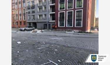 Фото 2 — Во львовской многоэтажке прогремел взрыв (ФОТО)