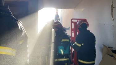 Фото 2 — У Києві пролунало чотири вибухи: ракета влучила у житловий будинок, є постраждалі