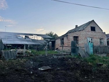 Фото 5 — Россияне атаковали из "Градов" Днепропетровщину: уничтожили дом, повредили 104 солнечные панели и ранили женщину