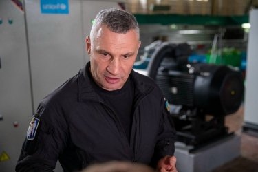 Фото 3 — Киев без воды: генераторы не могут полностью заменить систему электроснабжения "Киевводоканала" – Кличко