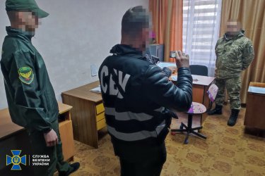Фото 3 — СБУ піймала чернігівського прикордонника на спробі "злити" ФСБ інформацію про охорону кордону (ФОТО)