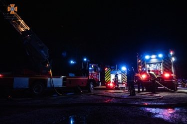 Фото 21 — В Тернополе сгорел завод по производству пенопласта (ФОТО, ВИДЕО)