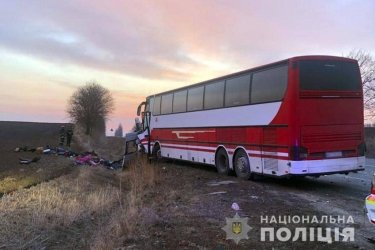 Фото 2 — Смертельне ДТП у Хмельницькій області: в аварії загинуло семеро людей (ФОТО)