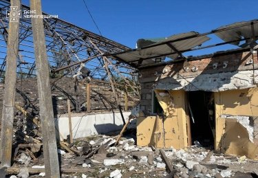 Фото 2 — РФ атаковала агропредприятие в Черниговской области: уничтожено 200 тонн зерна