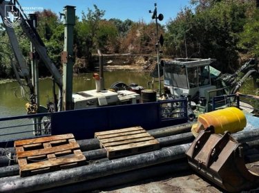 Фото 2 — З Дунаю незаконно видобули піску на 182 млн грн: справу передано до суду