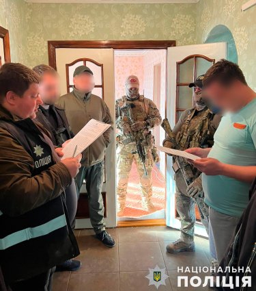 Фото 12 — Полиция с СБУ задержали первого вице-мэра Вознесенска: поймали на расхищении бюджета (ФОТО)