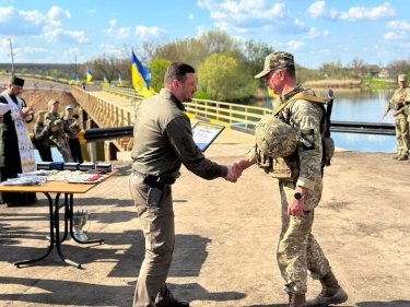 Фото 17 — На Херсонщині та Миколаївщині відновили ще три мости, постраждалих через війну (ФОТО)