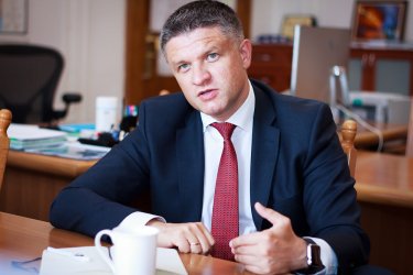 Фото 2 — Украинские олигархи хотят ускорить приватизацию, но мы ждем предложений от международных компаний — Шимкив