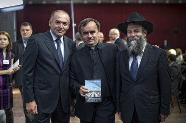 Фото 3 — В память о трагедии Бабьего Яра а в Киеве представлены уникальные документы Холокоста