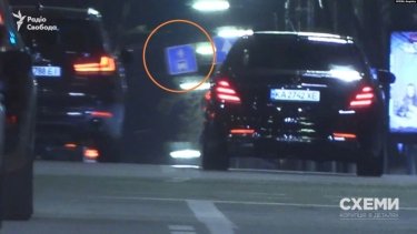 Фото 3 — "Под прикрытием": глава Офиса Президента Украины ездит на авто с несуществующими номерами