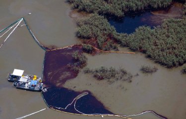 Фото 5 — Названы причины аварии на нефтяной вышке BP в Мексиканском заливе