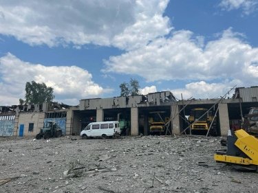 Фото 3 — На Харьковщине за прошедшие сутки россияне били по фермерскому хозяйству и жилым домам