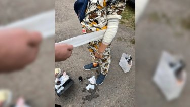 Фото 5 — В Чернигове на уличной выставке боеприпасов сработал гранатомет: ранены четверо детей и четверо взрослых