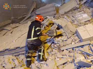 Фото 4 — В центре Львова обрушился жилой дом