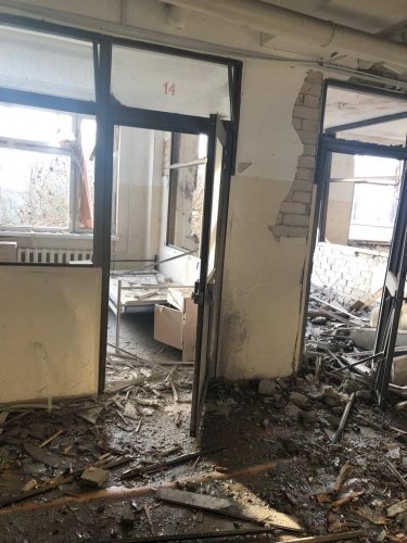 Фото 8 — Новогодние обстрелы: В Херсоне пострадала детская больница, в Никополе повреждено до 20 зданий (ФОТО)