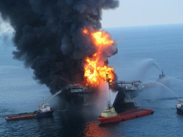 Фото 2 — Названы причины аварии на нефтяной вышке BP в Мексиканском заливе