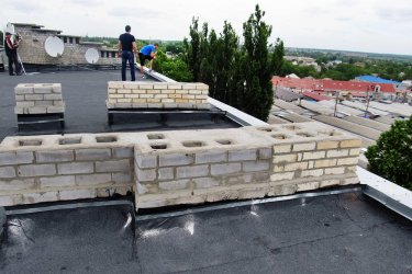 Фото 10 — "Наш Дом Волноваха": как удается ремонтировать дома в городе рядом с линией фронта