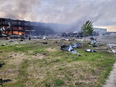 Фото 2 — Российские ракеты уничтожили склад Красного Креста с гуманитаркой в Одесской области