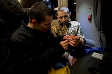 Фото 2 — 189 украинцев вернулись из плена в канун Нового года: подробности очередного обмена