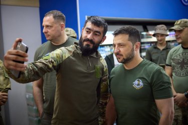 Фото 23 — Зеленський на Донеччині відвідав підрозділ ІПСО (ФОТО)