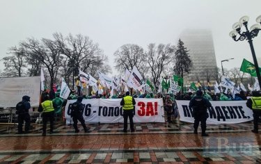 Фото 9 — Под Радой митинговали малые предприниматели, требуя отсрочки кассовых аппаратов на год (ФОТО, ВИДЕО)