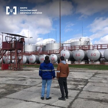 Фото 4 — Нелегальне виробництво пального: службовців нафтозаводу викрито у податкових махінаціях на 60 млн грн