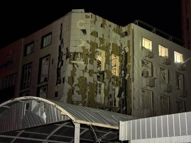 Фото 2 — Атака дронів на Одесу: сотні будинків залишилися без тепла і світла, є постраждалі (ФОТО, ВІДЕО)