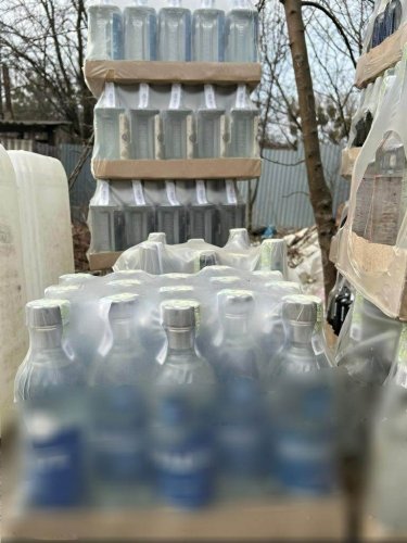 Фото 7 — Полиция и СБУ разоблачили на Буковине семейный бизнес по разливу контрафактного "элитного" алкоголя и кофе (ФОТО)
