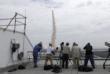 Фото 21 — США уходят из "большого космоса" - «Атлантис» начал последний в 30-летней истории шаттлов полет