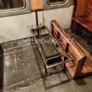 Фото 2 — Новые атаки вандалов на электрички: "Укрзализныця" призывает родителей вразумить беспредельщиков (ФОТО)