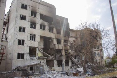 Фото 9 — Оккупанты продолжают масштабные обстрелы Луганщины: повреждены еще десятки домов, в Северодонецке погибли люди