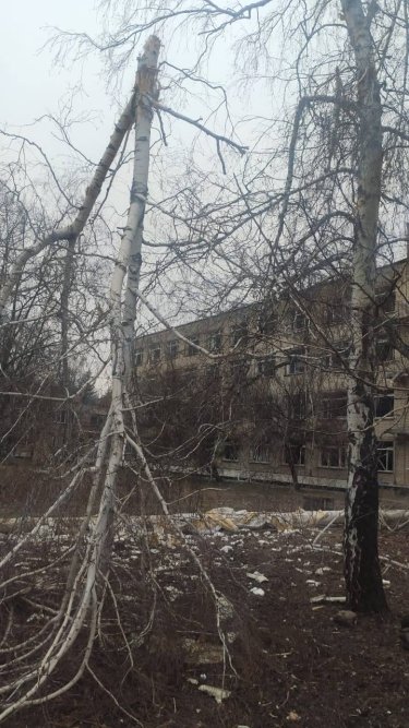 Фото 3 — Оккупанты ударили по больнице на Харьковщине: ранен фельдшер (ФОТО)