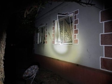 Фото 3 — На Днепропетровщине обломки сбитого беспилотника упали на дом