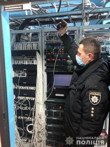 Фото 4 — Поліція обшукала готель і будинок Ярославського, а також будинок "винуватця" ДТП з його кортежем, що обмовив себе