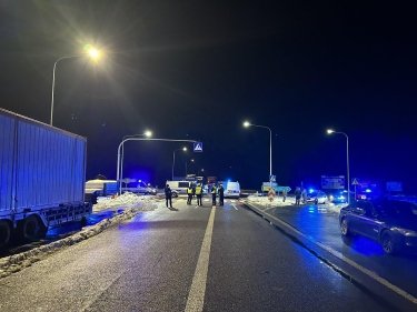 Фото 5 — Польские протестующие после возобновления движения снова перекрыли трассу у КПП "Дорогуск" (ФОТО, ВИДЕО)