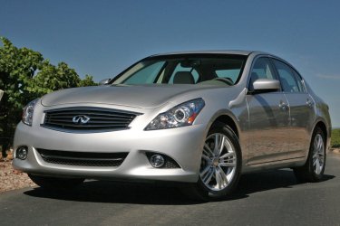 Фото 4 — Infiniti G25: классика в стиле hi-tech