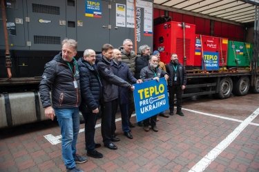 Фото 2 — Киев получил 16 генераторов и зарядные станции от словацких доноров