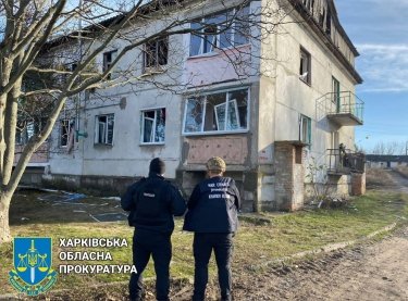 Фото 6 — Россияне ударили по автобазе в Херсоне и жилых домах в Харьковской области: какая ситуация в регионах