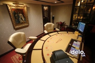 Фото 4 — Тысяча долларов за вход и никаких шлепанцев: в Киеве начали работу премиум-казино (ФОТО)