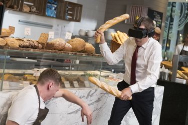 Фото 13 — Перезревший шпион каши не портит: о комедии "Агент Джонни Инглиш: Новая миссия"