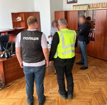 Фото 4 — У Київі відбулися обшуки у справі про розкрадання грошей на метро на Виноградар (ФОТО)