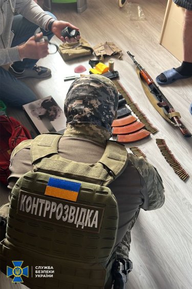 Фото 6 — В Запорожье задержали агентов РФ, которые готовили теракты против командования ВСУ и спецназовцев СБУ