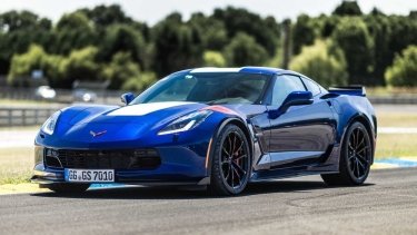 Фото 8 — Названы самые популярные авто в Instagram