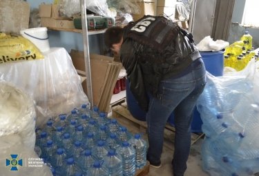 Фото 3 — В Украине прикрыли два цеха по производству контрафактных антисептиков (ФОТО, ВИДЕО)