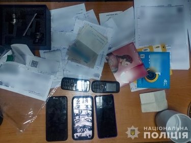 Фото 4 — У Запоріжжі викрили організаторів перевезень з/до окупованих територій через ЄС: попалися на колаботантці (ФОТО)