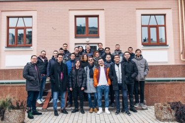 Фото 2 — Украинский стартап разработал приложение для замены селфи на gif-анимацию