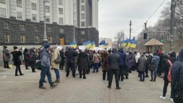 Фото 2 — Пикет под Кабмином: нотариусы выступают против введенного Минюстом тестирования (фото)