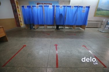 Фото 26 — День выборов: как Украина голосует во время пандемии (ФОТОРЕПОРТАЖ)