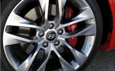 Фото 2 — Hyundai представила Genesis Coupe и Veloster Turbo в Детройте