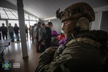 Фото 12 — Украли почти 100 млн грн со счетов жителей Мариуполя: СБУ разоблачила группу мошенников (ФОТО, ВИДЕО)